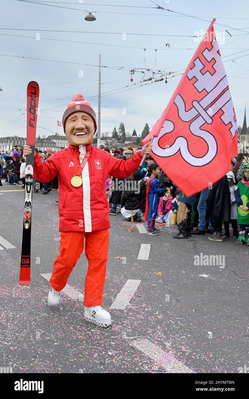 Faschingsläufer Marco Odermatt, Luzern, Schweiz, Karnevalsparade, Parade mit verkleideten Menschen, Schweiz Stockfoto