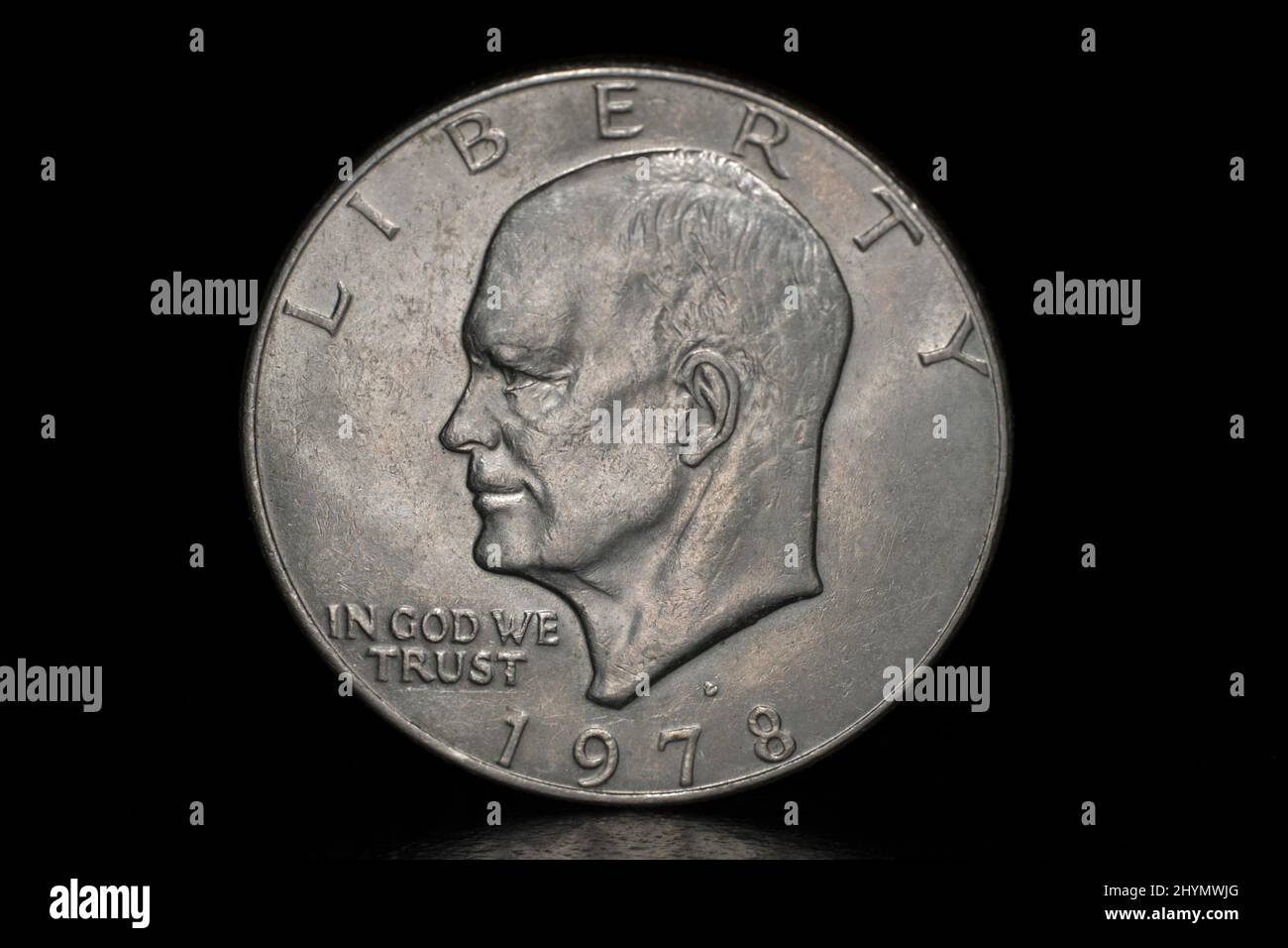 Vorderseite einer amerikanischen Dollar-Münze, Porträt des US-Präsidenten Dwight D. Eisenhower, die Worte Freiheit, in Gott vertrauen wir und das Jahr der Ausgabe 1978 Stockfoto