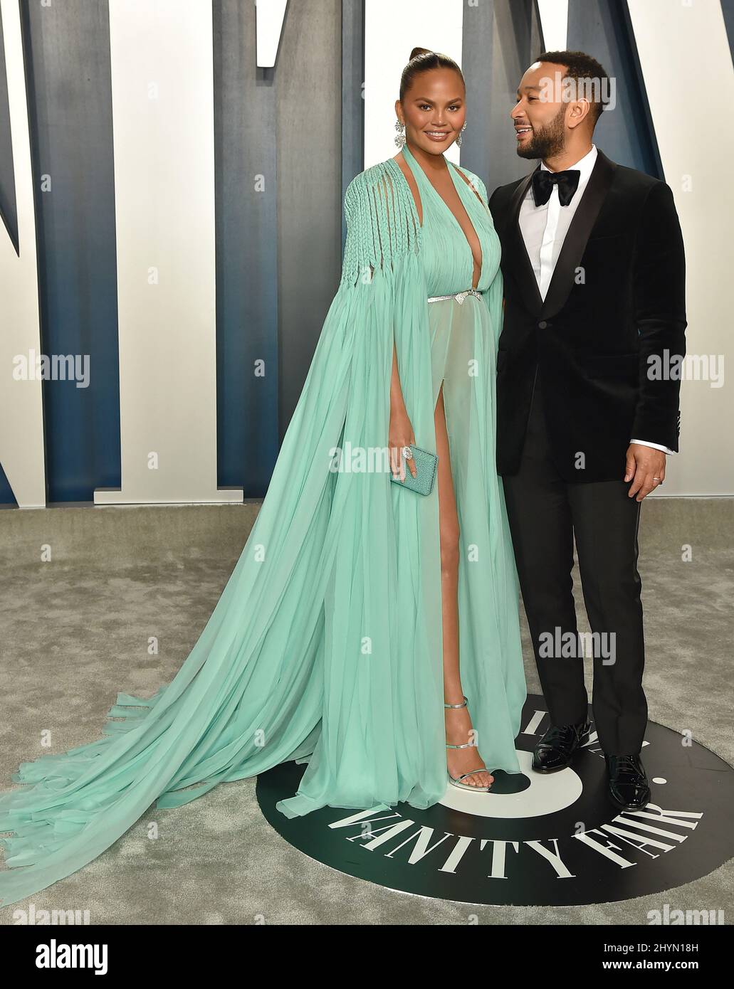 Chrissy Teigen und John Legend bei der Vanity Fair Oscar Party 2020, die am 9. Februar 2020 im Wallis Annenberg Center for the Performing Arts in Beverly Hills, CA, stattfand. Stockfoto