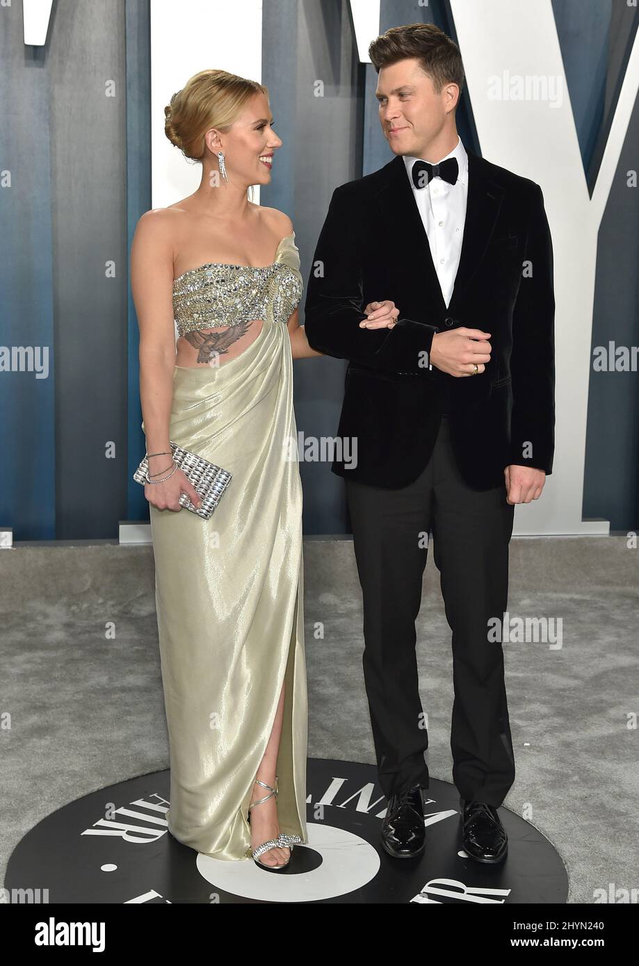 Scarlett Johansson und Colin Jost nahmen an der Vanity Fair Oscar Party 2020 Teil, die im Wallis Annenberg Center for the Performing Arts in Beverly Hills, Kalifornien, stattfand Stockfoto