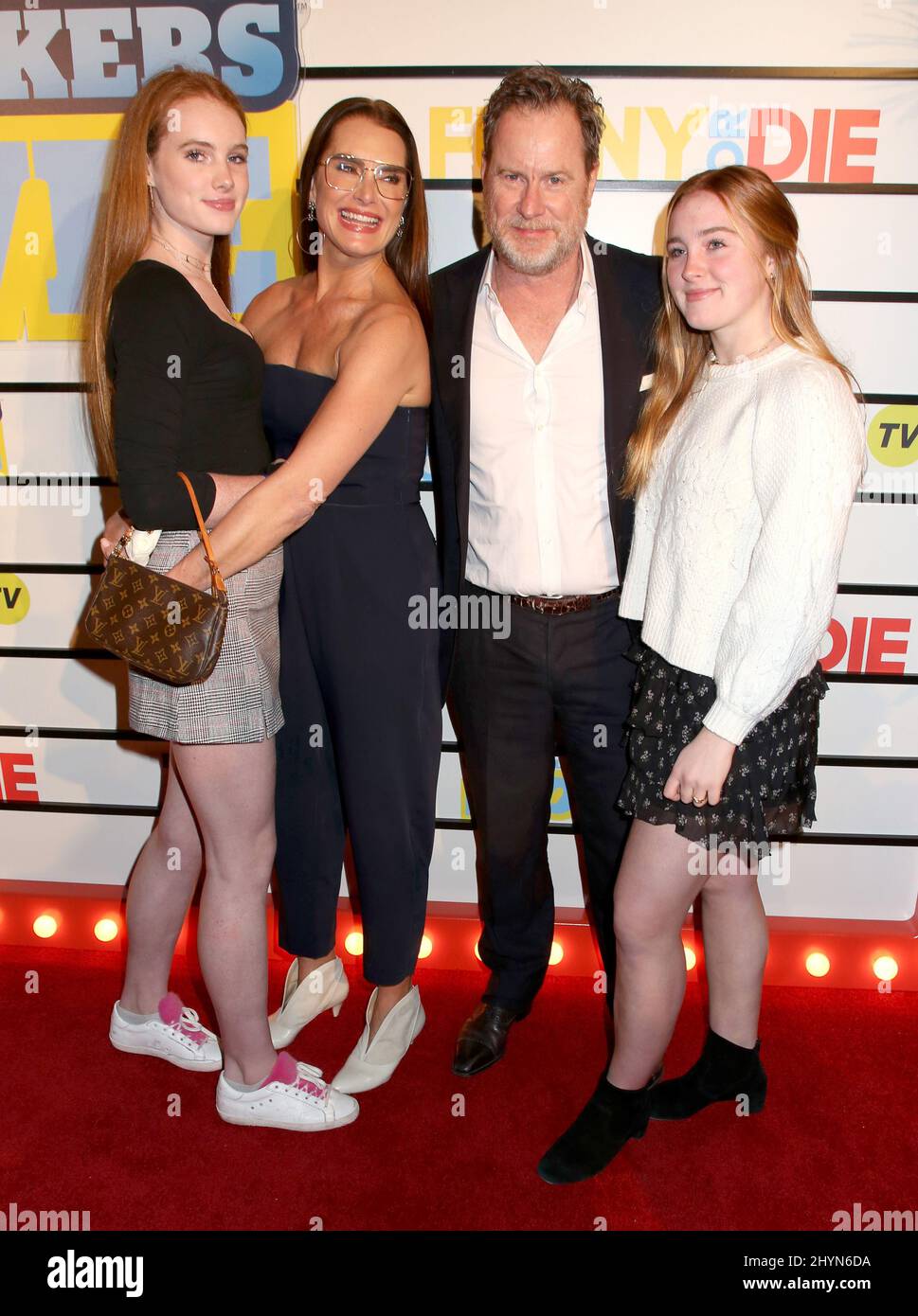 Brooke Shields, Chris Henchy, Tochter Rowan Henchy & Tochter G, die an der unpraktischen Jokers: The Movie Special Screening am Dienstag, den 18. Februar 2020, im AMC Lincoln Square, New York, USA, teilnahmen. Stockfoto