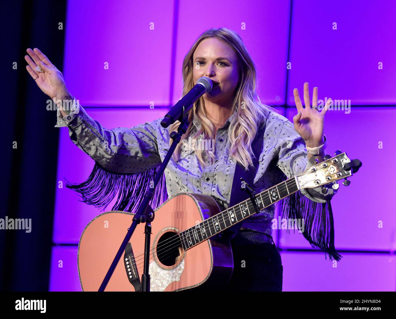 Miranda Lambert auf der Bühne des Panels „Ein Gespräch mit Miranda Lambert“ während des Country Radio Seminars 2020 im Omni Nashville in Nashville, Tennessee Stockfoto
