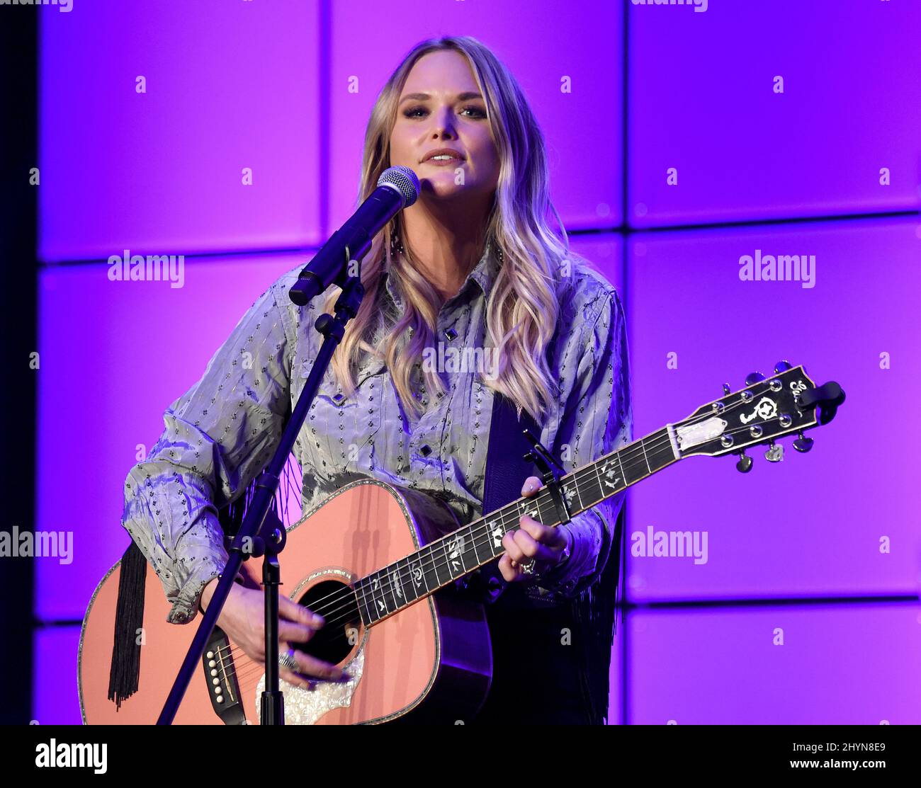 Miranda Lambert auf der Bühne des Panels „Ein Gespräch mit Miranda Lambert“ während des Country Radio Seminars 2020 im Omni Nashville in Nashville, Tennessee Stockfoto