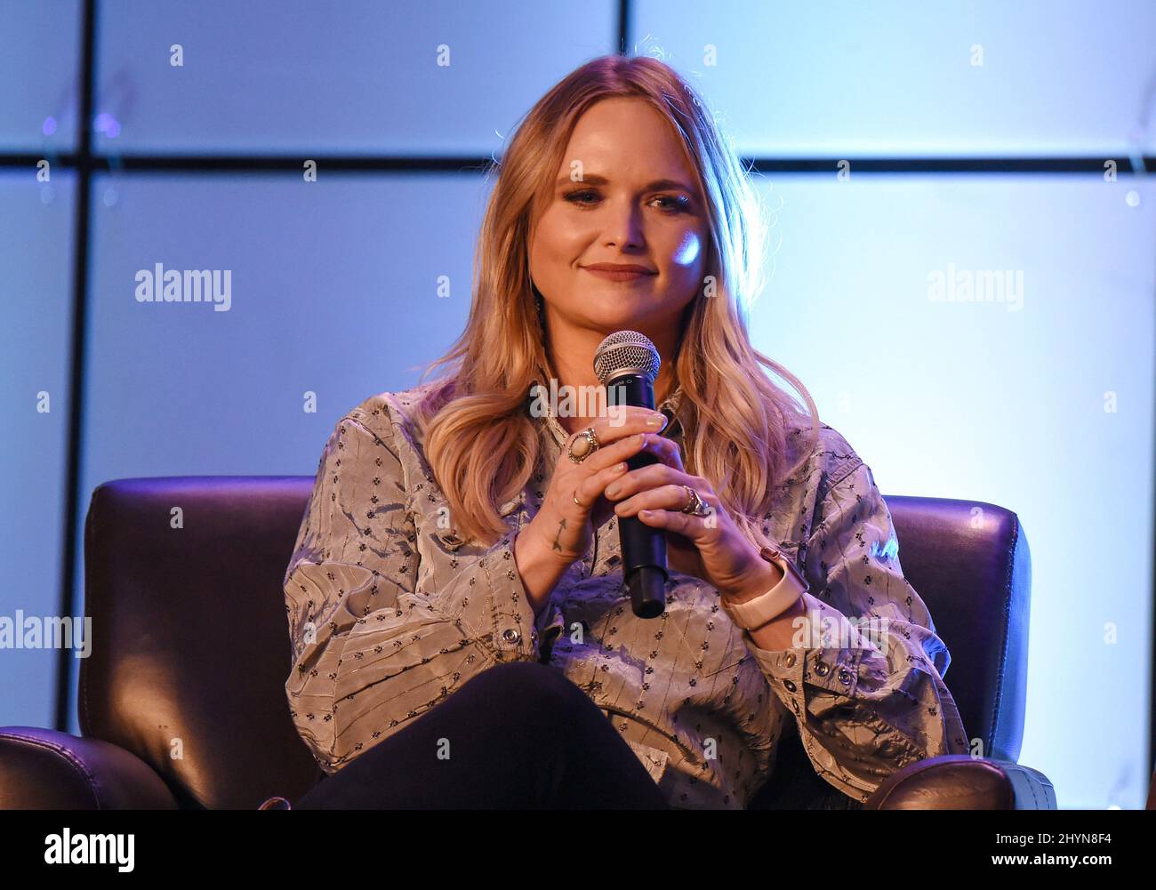 Miranda Lambert auf der Bühne des Panels „Ein Gespräch mit Miranda Lambert“ während des Country Radio Seminars 2020 im Omni Nashville in Nashville, Tennessee Stockfoto