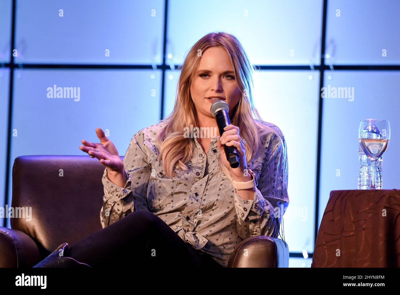 Miranda Lambert auf der Bühne des Panels „Ein Gespräch mit Miranda Lambert“ während des Country Radio Seminars 2020 im Omni Nashville in Nashville, Tennessee Stockfoto