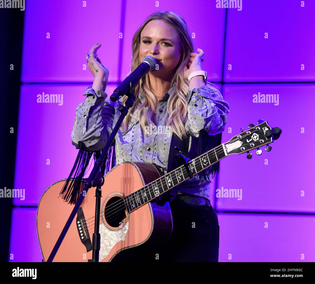 Miranda Lambert auf der Bühne des Panels „Ein Gespräch mit Miranda Lambert“ während des Country Radio Seminars 2020 im Omni Nashville in Nashville, Tennessee Stockfoto