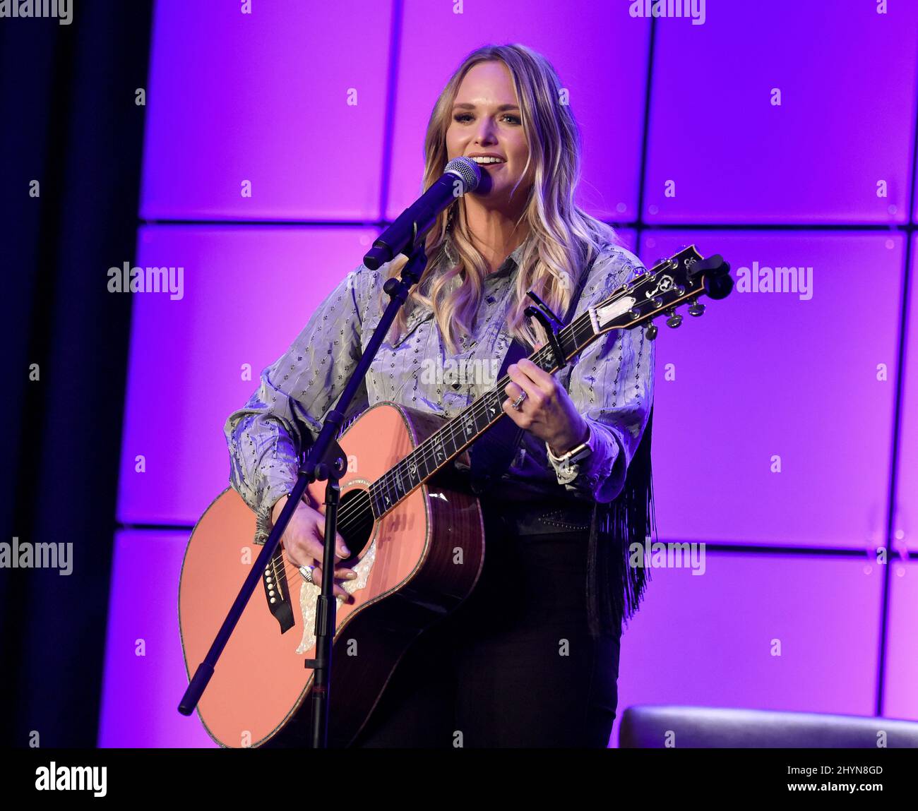 Miranda Lambert auf der Bühne des Panels „Ein Gespräch mit Miranda Lambert“ während des Country Radio Seminars 2020 im Omni Nashville in Nashville, Tennessee Stockfoto