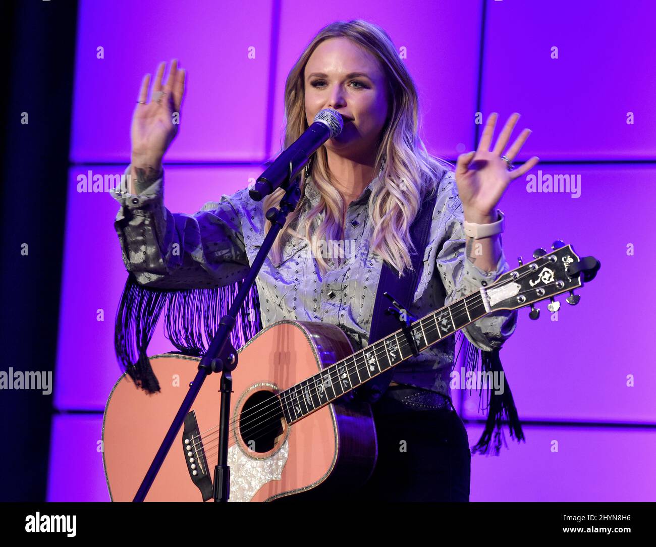 Miranda Lambert auf der Bühne des Panels „Ein Gespräch mit Miranda Lambert“ während des Country Radio Seminars 2020 im Omni Nashville in Nashville, Tennessee Stockfoto