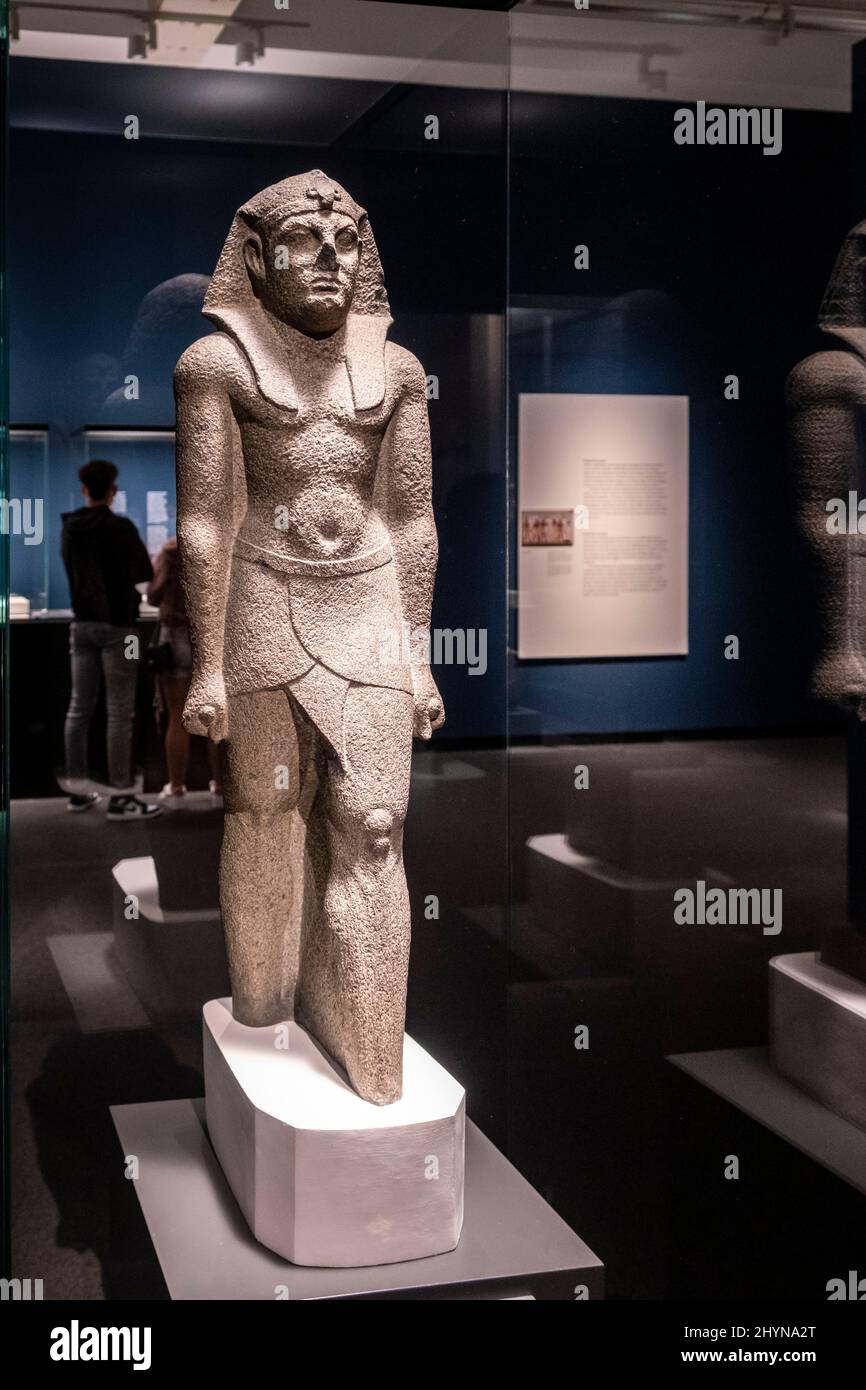 Unvollendete Statue eines ptolemäischen pharao, Basalt, ptolemäische Dynastie, 305-30 v. Chr., möglicherweise von Athribis, Ägypten, Sammlung des British Museum Stockfoto