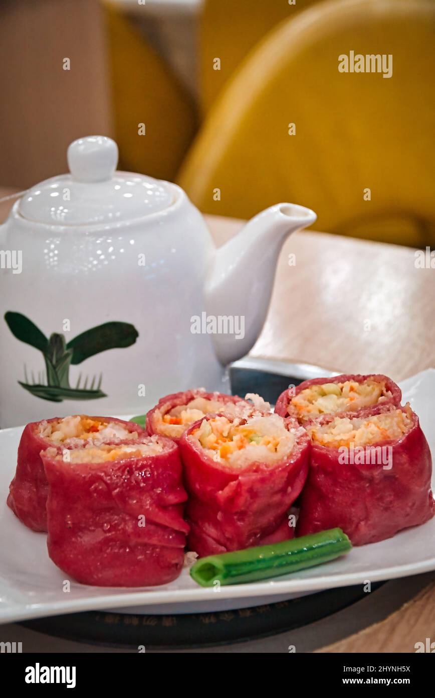 Köstliches gedünstetes Reisroll in einem chinesischen Restaurant, kantonesische Küche Stockfoto