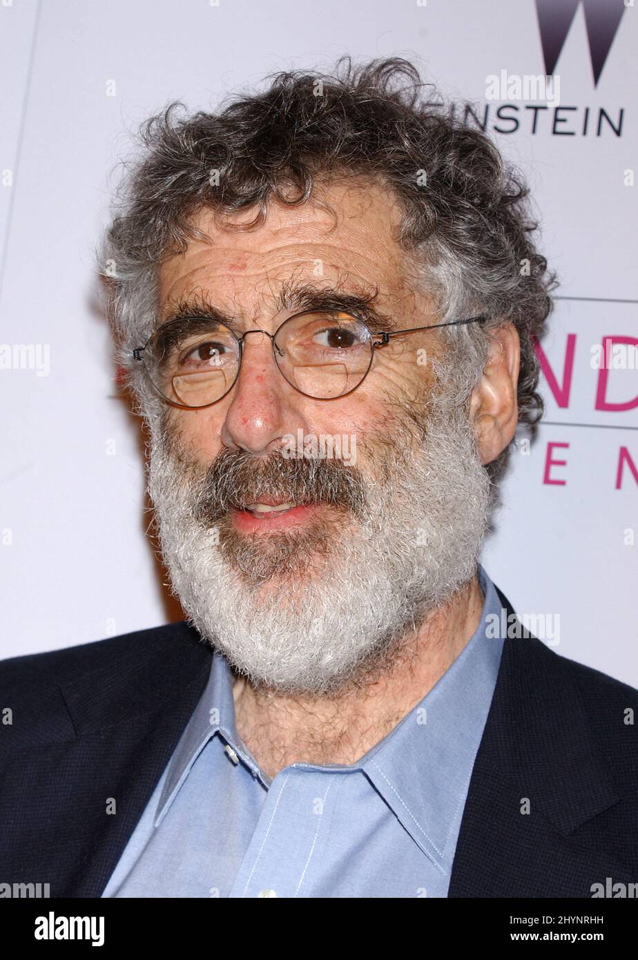 Elliott Gould nimmt an der Premiere von „Mrs Henderson Presents“ in Los Angeles Teil. Bild: UK Press Stockfoto