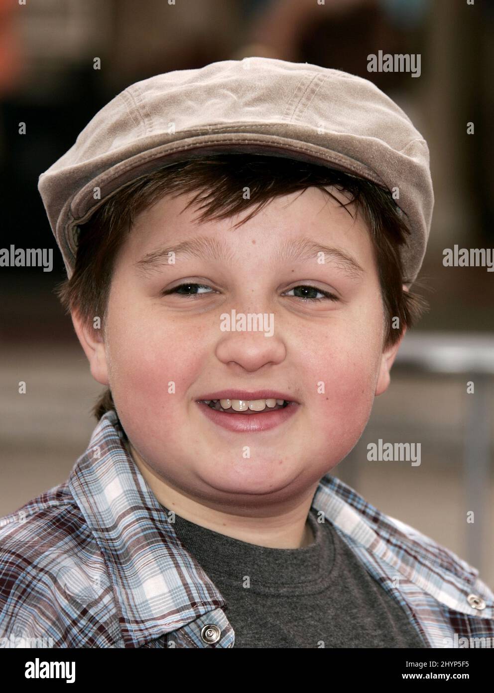 Angus T. Jones besucht die Premiere von Zathura: A Space Adventure in Los Angeles. Bild: UK Press Stockfoto