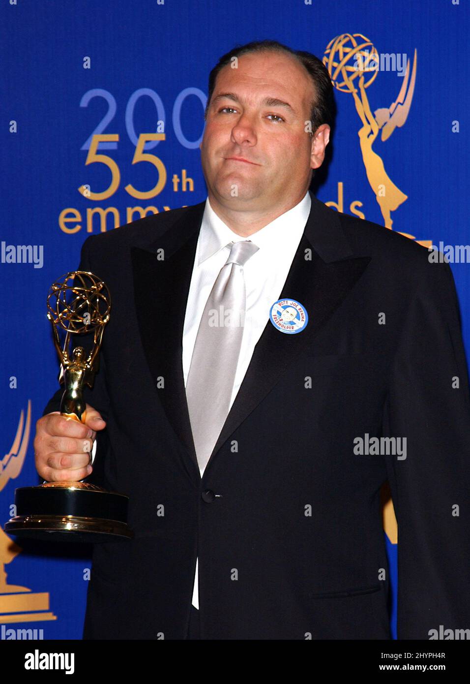 JAMES GANDOLFINI NIMMT AN DEN ANNUAL EMMY AWARDS 55TH IN LOS ANGELES TEIL. BILD: BRITISCHE PRESSE Stockfoto