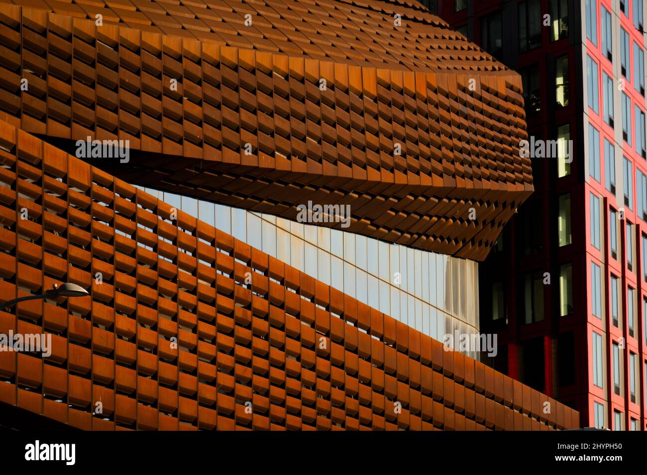 Williamsburg Sparkasse und Barclay Center in der Innenstadt von Brooklyn NYC Stockfoto