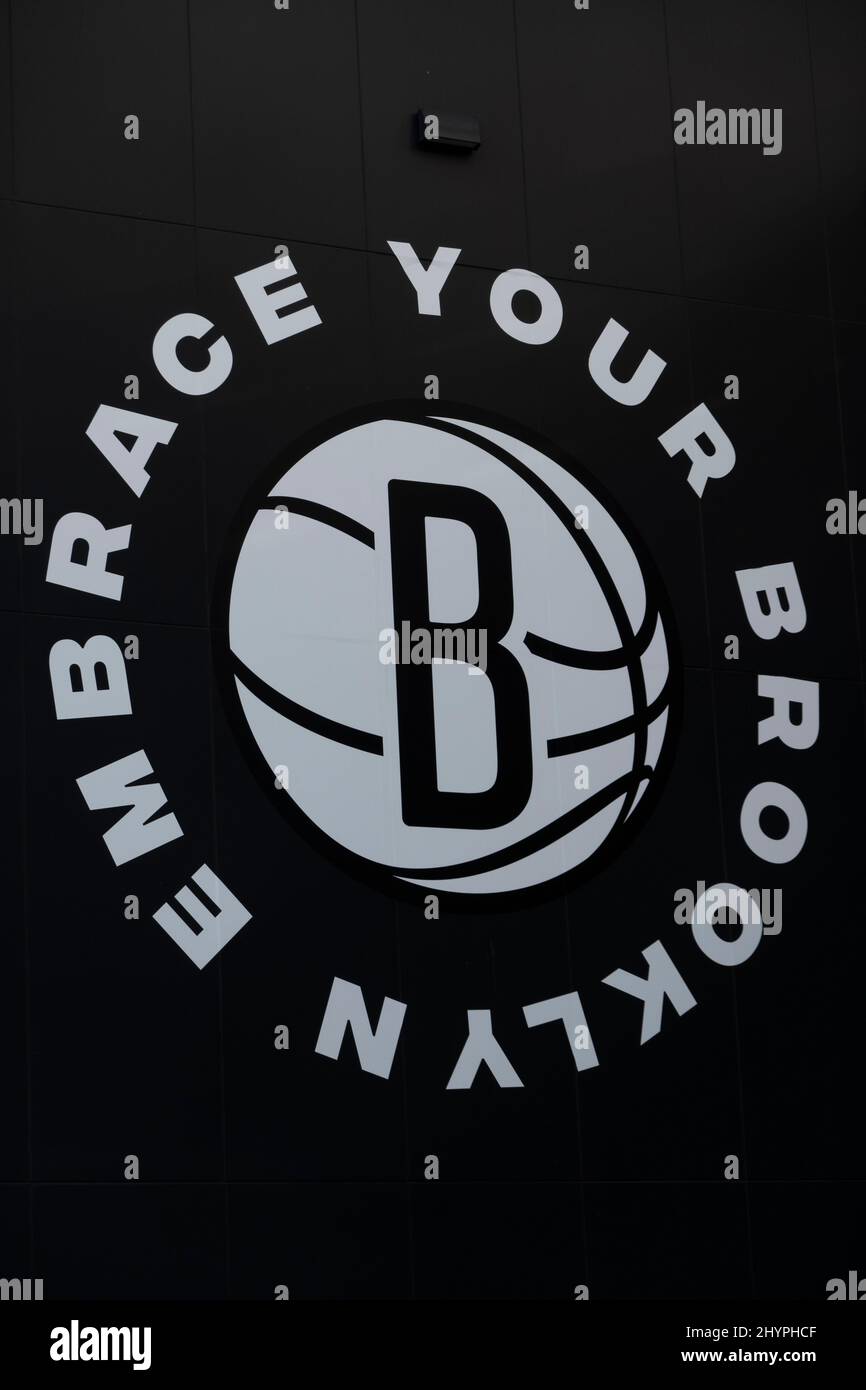 Nehmen Sie Ihr Brooklyn Nets Basketballschild im Barclay Center Brooklyn NYC auf Stockfoto