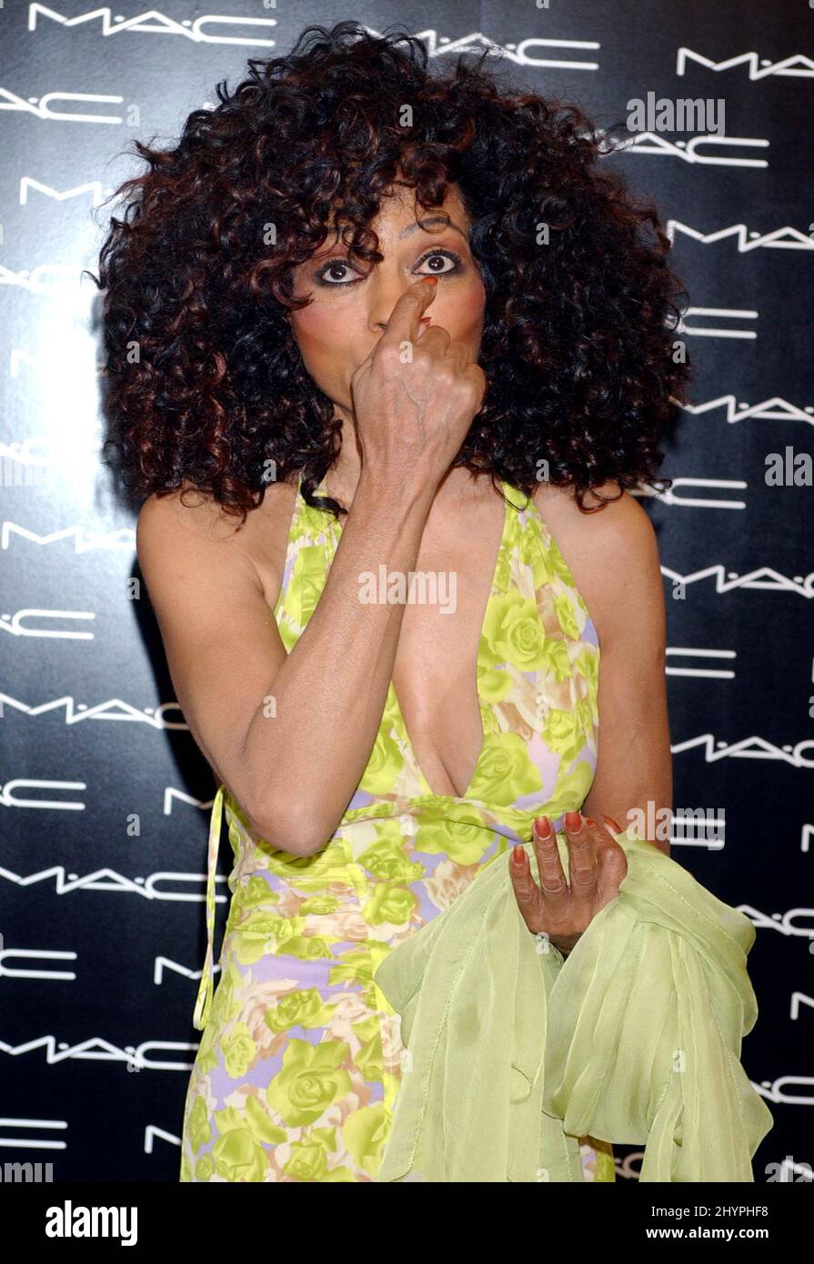 Diana Ross führt die M.A.C 2005 Beauty Icon Series im M.A.C Robertson Store in Beverly Hills ein. Bild: UK Press Stockfoto