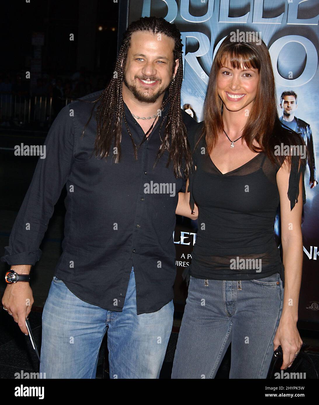 SHANNON ELIZABETH UND IHR EHEMANN JOE REITMAN BESUCHEN DIE KUGELSICHERE MONK-FILMPREMIERE, DIE IM GRAUMAN'S CHINESE THEATRE IN HOLLYWOOD, USA, STATTFAND. BILD: BRITISCHE PRESSE Stockfoto