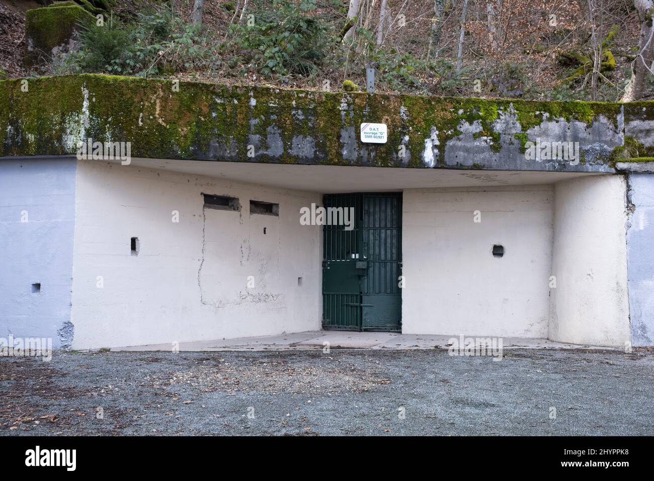 Belfort, Frankreich - 19. Februar 2022: Dieser Bunker war Teil der französischen Maginot-Linie. Es hat ein unterirdisches Netz. Es diente als Befehl Stockfoto