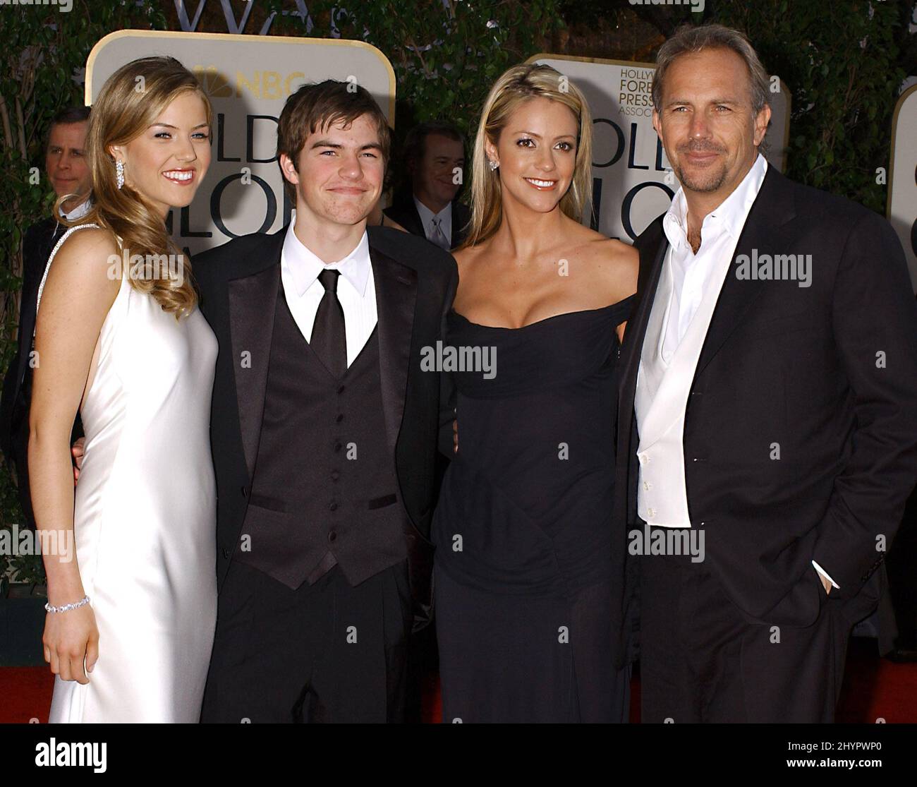 Joe costner und lily costner Fotos und Bildmaterial in hoher