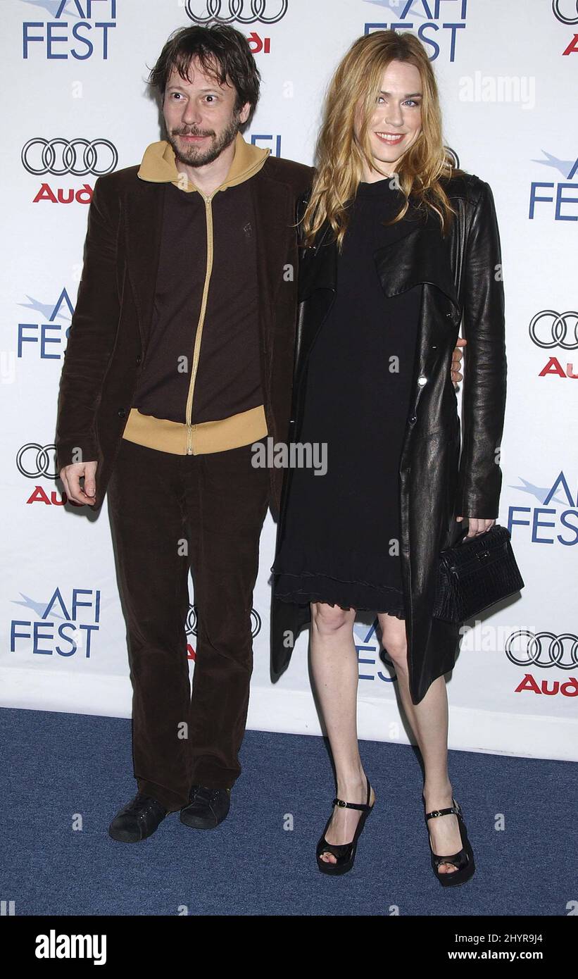 Mathieu Amalric und Marie-Josee Croze nehmen an der AFI Fest Vorführung „Diving Bell and the Butterfly“ Teil, die im Dachdorf des AFI Fest in Hollywood stattfand. Stockfoto