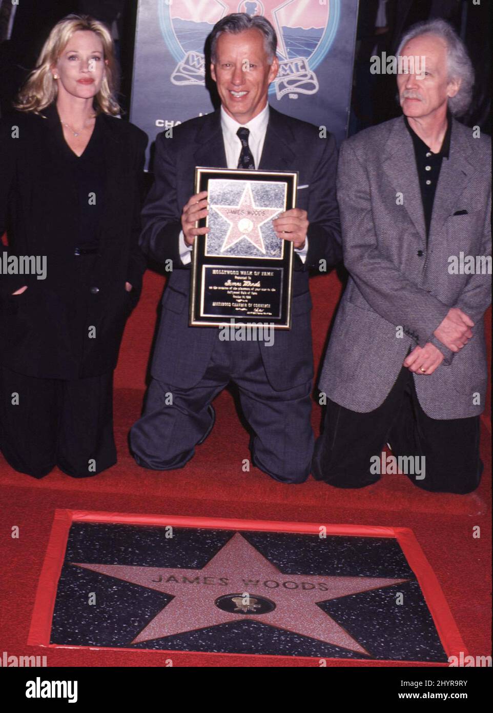 Am 15. Oktober 1998 in Hollywood, CA, gab es bei der Hollywood Walk of Fame-Starzeremonie von Melie Griffith, James Woods und John Harfener. Stockfoto