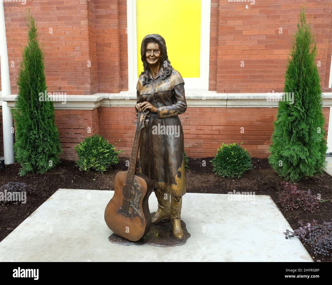 Die Country-Musik-Ikone Loretta Lynn ist die erste Frau, die vor dem berühmten Ryman Auditorium in Nashville eine Statue verdient Stockfoto