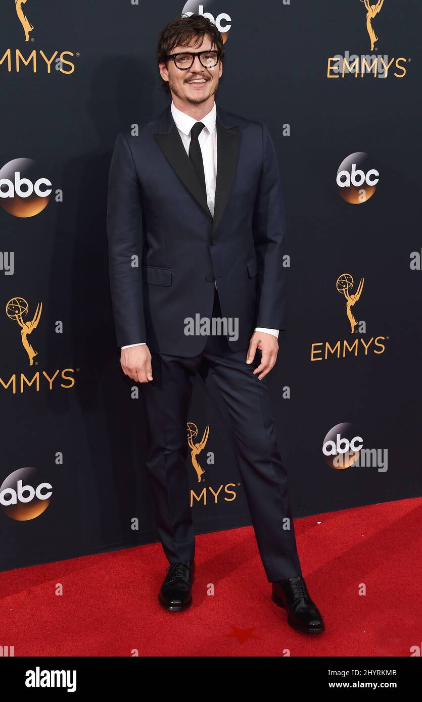 18. September 2016 Los Angeles, CA Pedro Pascal bei der Ankunft bei den Primetime Emmy Awards 68. im Microsoft Theater Stockfoto
