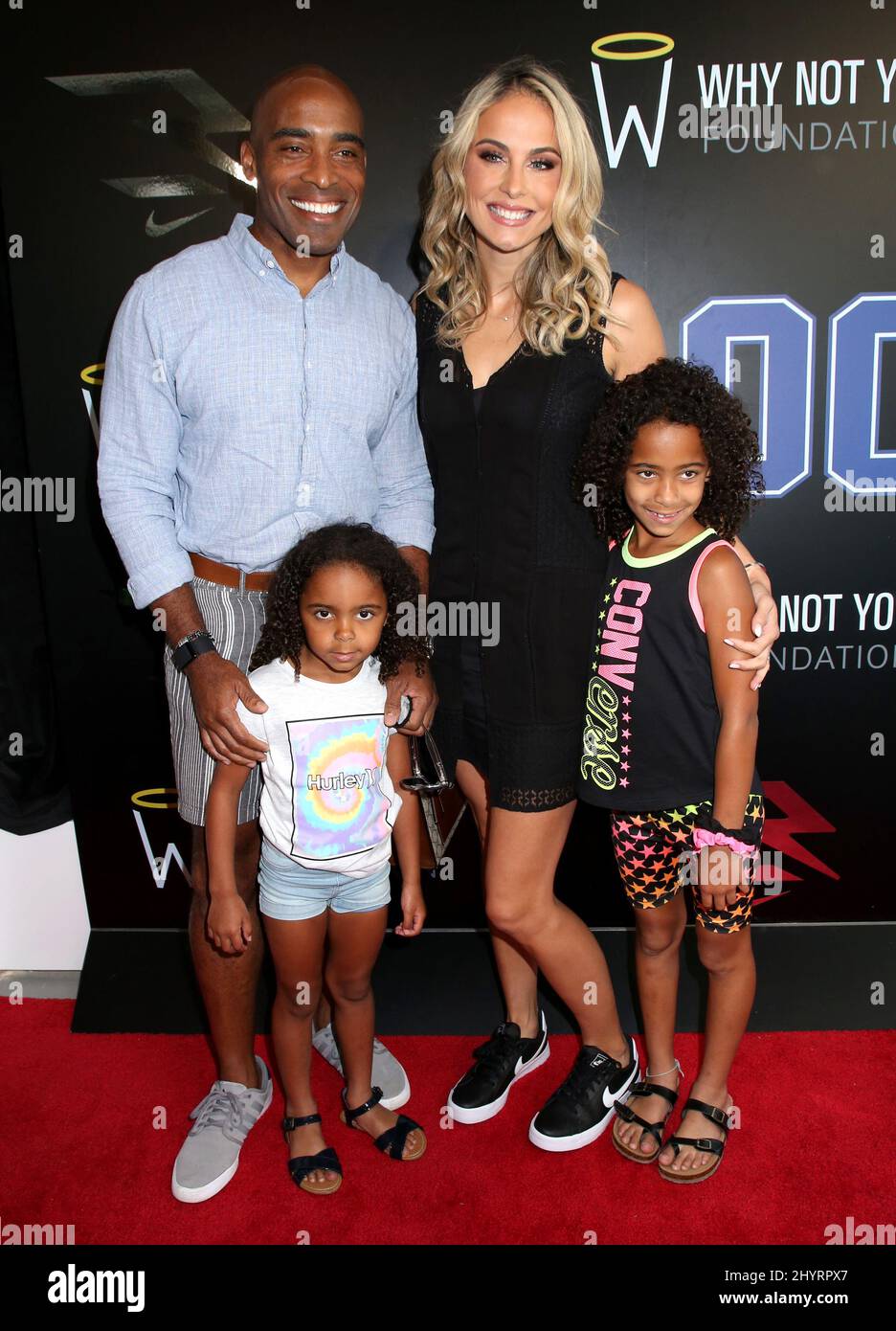 Tiki Barber, Traci Lynn Johnson & Daughters nehmen an der Vorstellung von Russell Wilson & Ciara 3Brand Teil, die am 24. Juni 2021 im Rookie USA Flagship Store in New York City stattfand Stockfoto