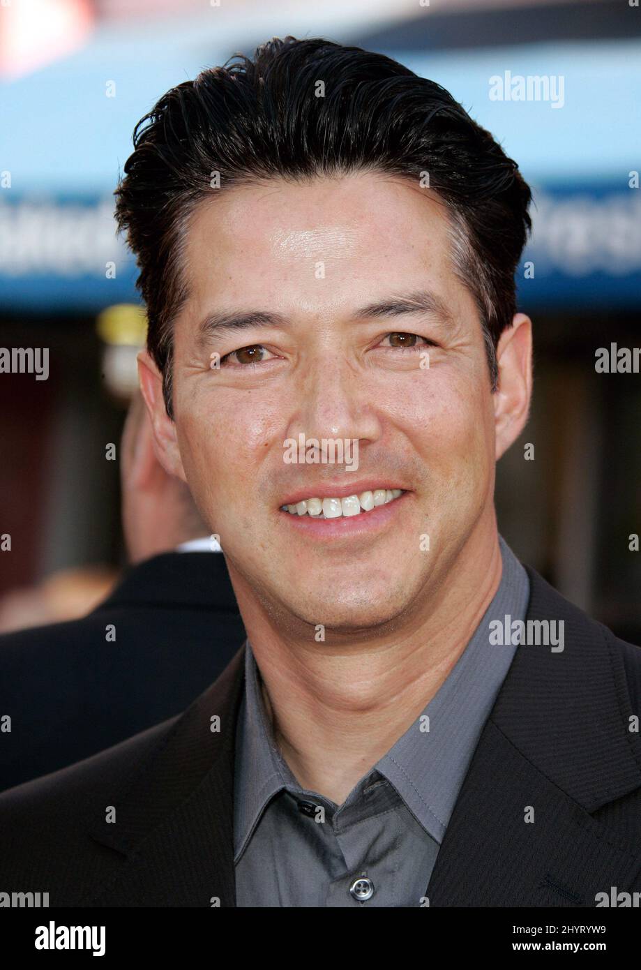 Russell Wong besuchte die amerikanische Premiere von „The Mummy: Tomb of the Dragon Emperor“ im Gibson Amphitheatre, Los Angeles. Stockfoto