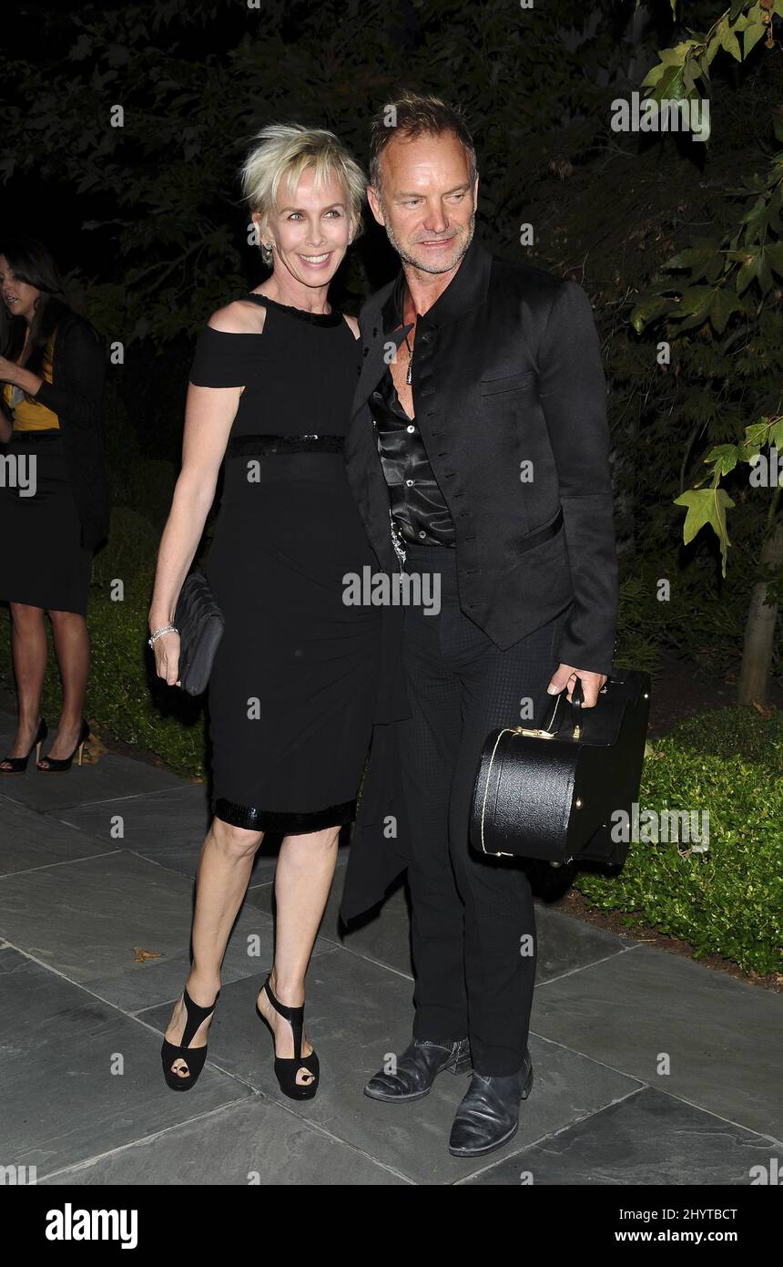 Trudie Styler und Sting bei der Oceana's Annual Partners Award Gala zu Ehren des ehemaligen Präsidenten Bill Clinton, die in einer Privatresidenz in Pacific Palisades stattfand. Stockfoto