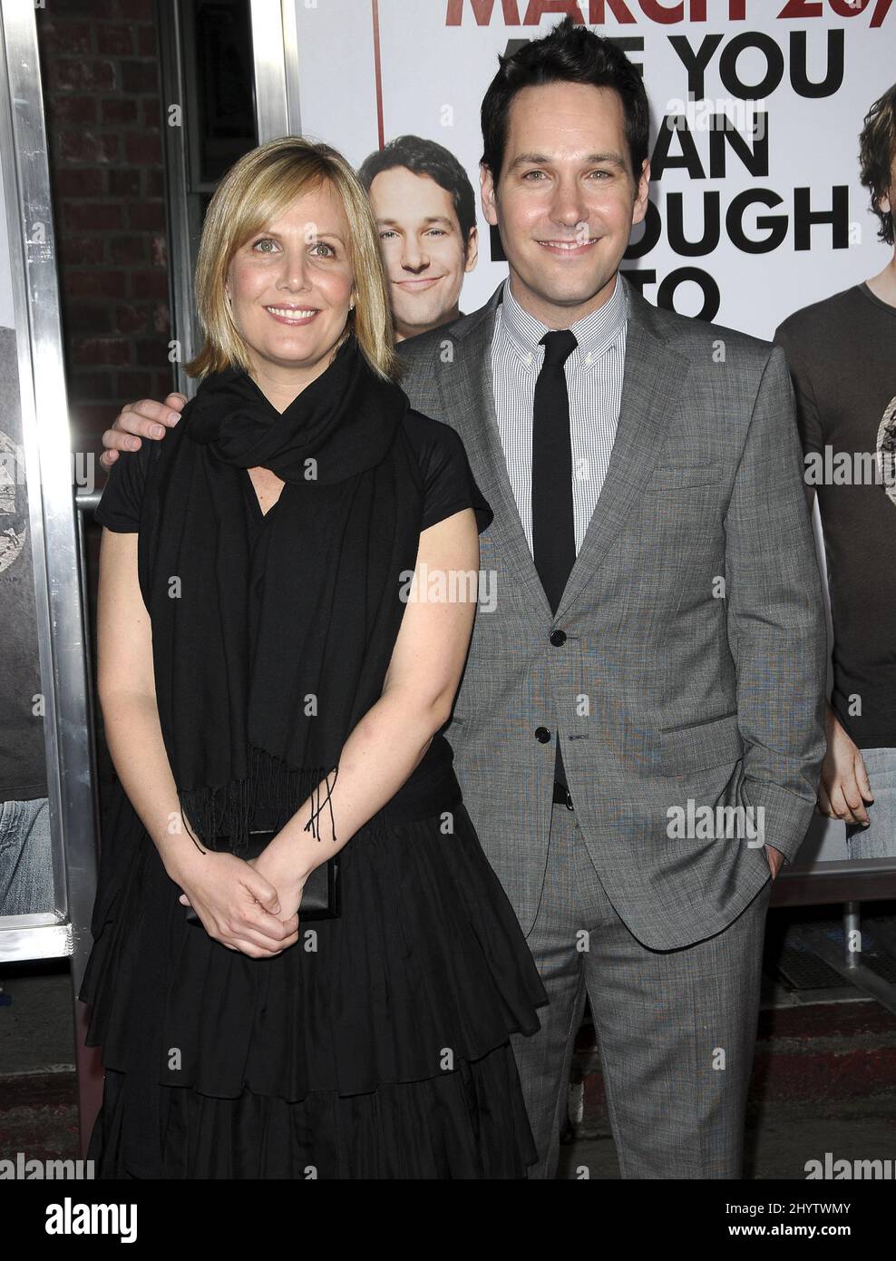 Paul rudd and his wife julie yaeger Fotos und Bildmaterial in hoher