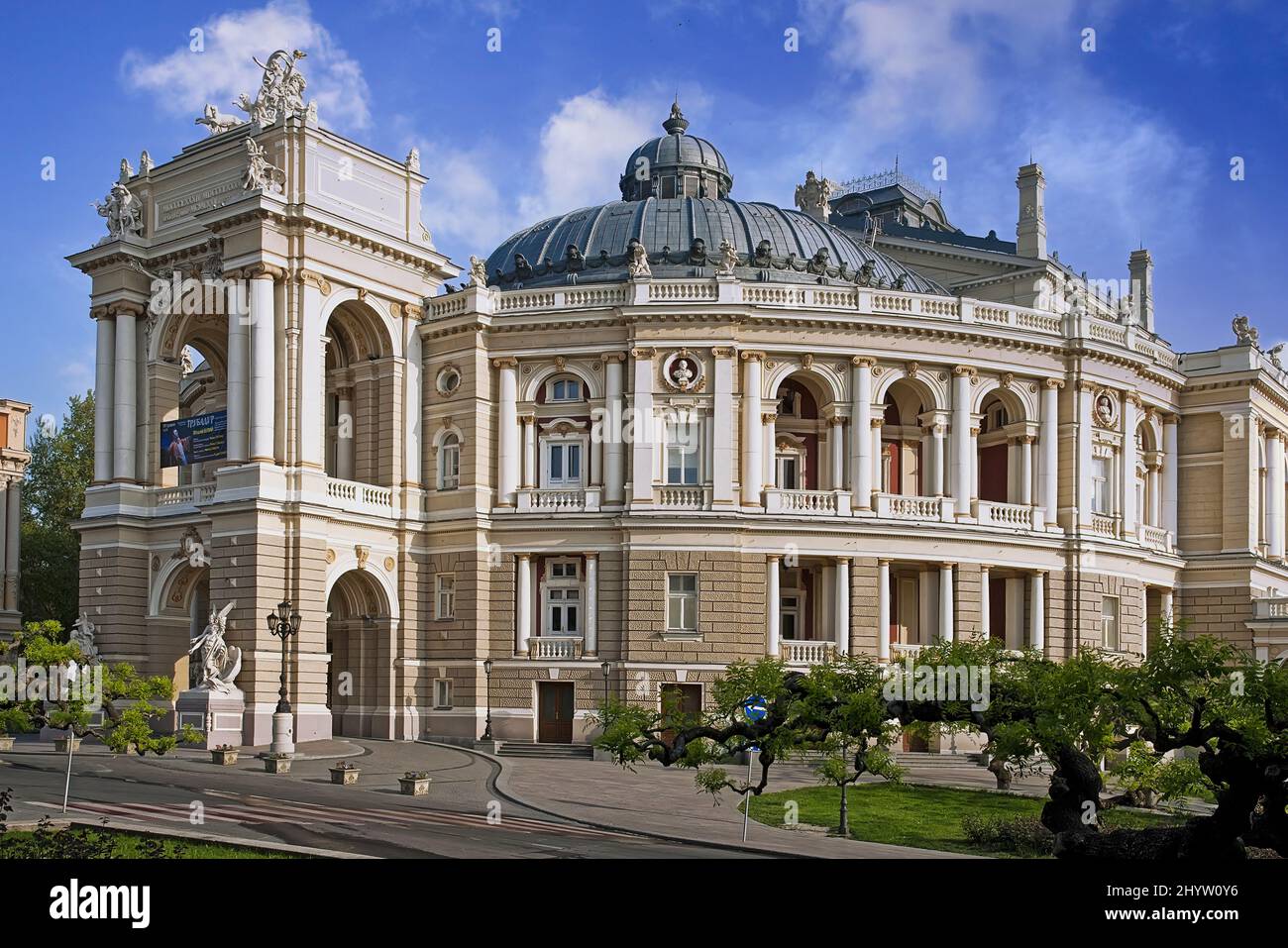 Odessa National Academic Theatre (die italienische Barockfassade des Odessa Opera and Ballet Theatre), in der Ukraine. Stockfoto