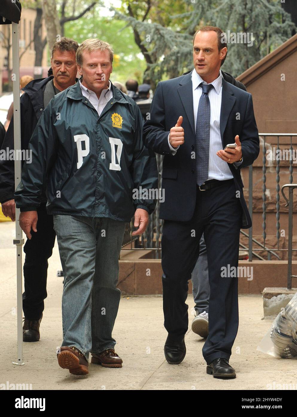Chris Meloni während der Dreharbeiten für „Law & Order: Special Victims Unit“ auf der Upper Eastside in New York City. Stockfoto