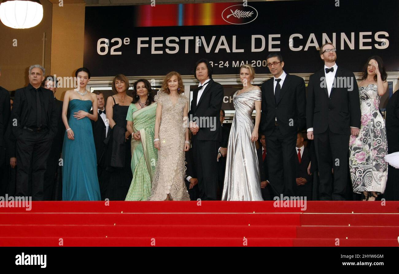 James Gray, Robin Wright Penn, Asia Argento, Isabelle Huppert, S bei der Premiere des Animationsfilms 'UP' auf den jährlichen Filmfestspielen von Cannes 62. im Palais des Festivals in Cannes, Frankreich Stockfoto