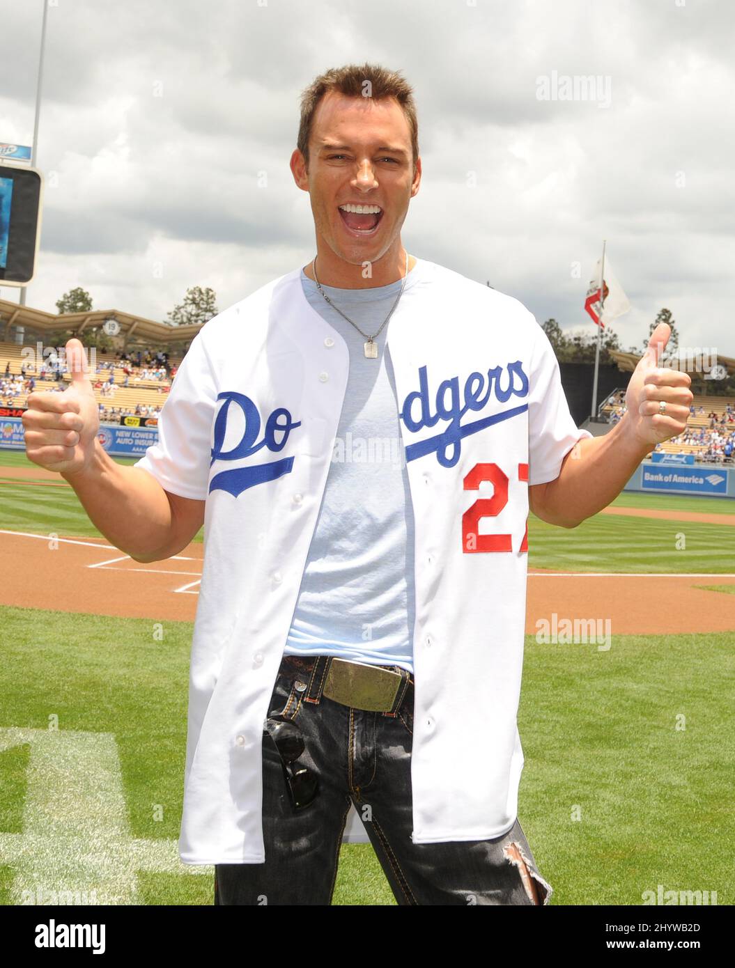 Eric Martsolf im Los Angeles Dodgers vs. Phillies Baseballspiel, bei dem Lauren Conrad die erste Seillänge abwarf, im Dodgers Stadium, Kalifornien, USA. Stockfoto