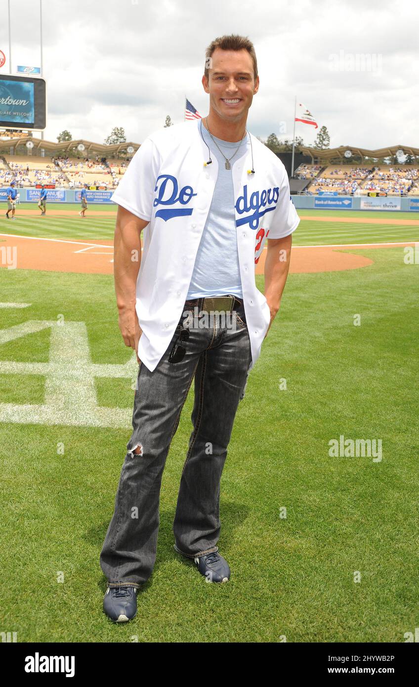 Eric Martsolf im Los Angeles Dodgers vs. Phillies Baseballspiel, bei dem Lauren Conrad die erste Seillänge abwarf, im Dodgers Stadium, Kalifornien, USA. Stockfoto