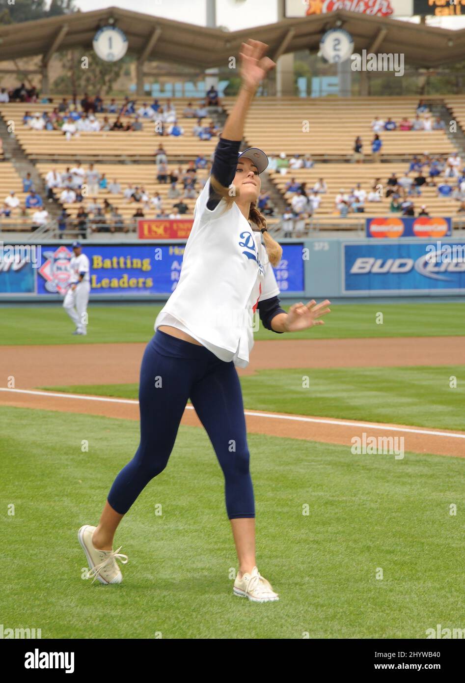 Lauren Conrad im L.A. Dodgers vs. Phillies Baseballspiel, bei dem sie die erste Seillänge im Dodgers Stadium, Kalifornien, USA, warf. Stockfoto