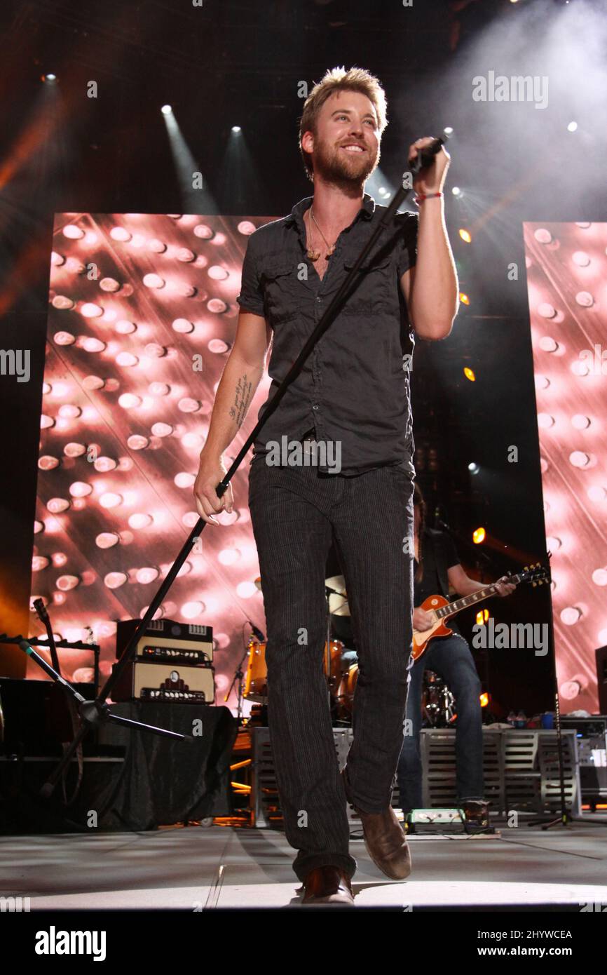 Charles Kelley von Lady Antebellum, der beim CMA Music Festival 2009 im LP Field in Nashville, USA, auftrat Stockfoto