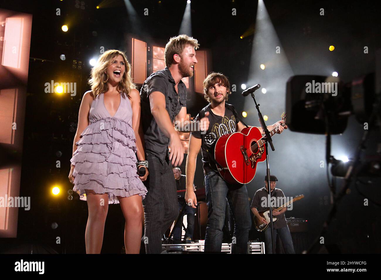 Hillary Scott, Dave Haywood und Charles Kelley von Lady Antebellum treten beim CMA Music Festival 2009 auf, das im LP Field in Nashville, USA, stattfand Stockfoto