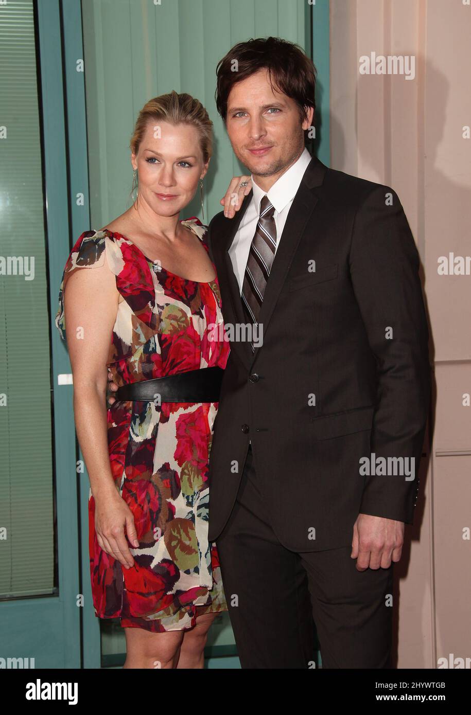 Jennie Garth & Peter Facinelli bei der Veranstaltung „an Evening with Nurse Jackie“ im Leonard H. Goldenson Theater, North Hollywood. Stockfoto