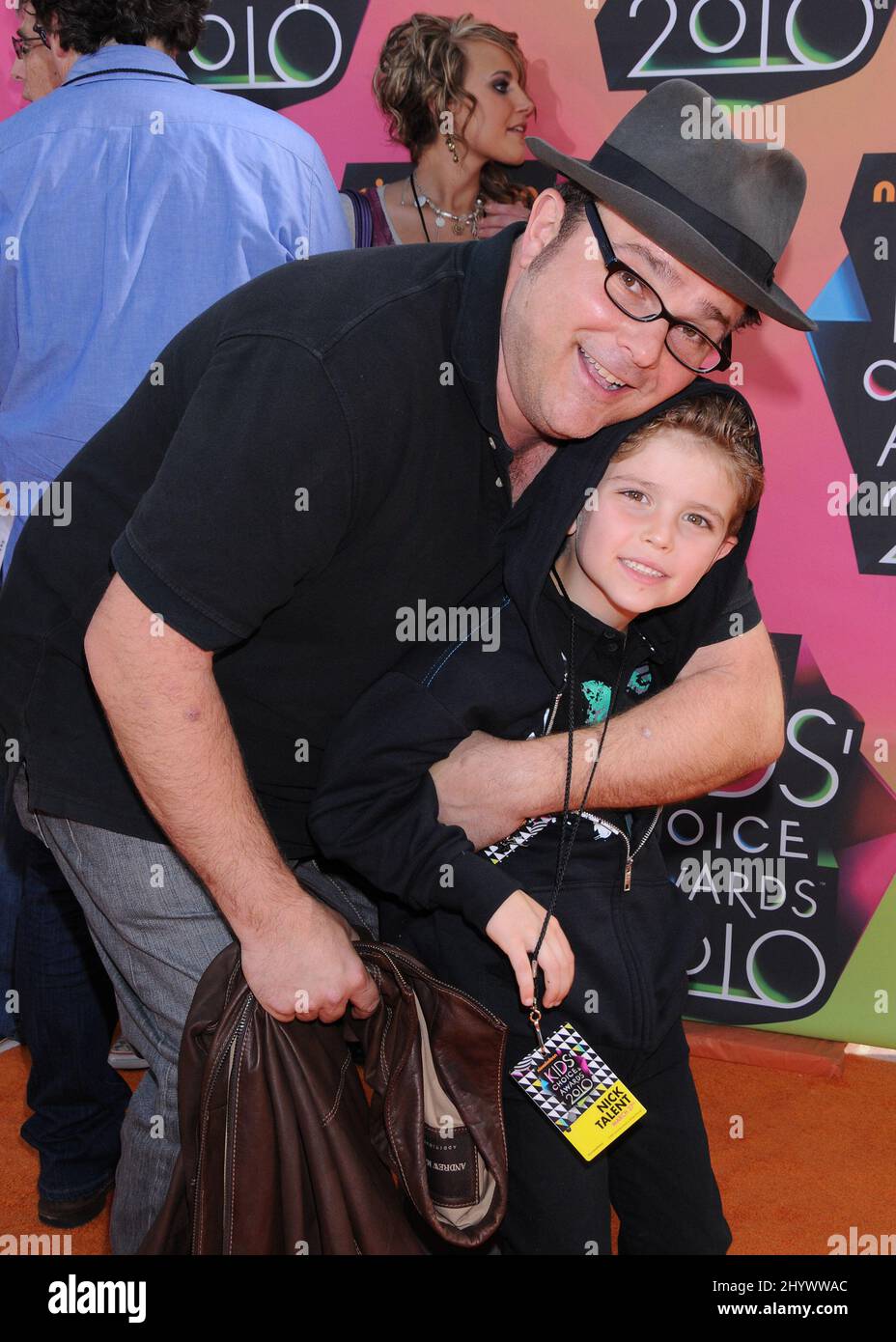 Jeremy Ratchford und Sohn Dexton kommen bei Nickelodeon's Annual Kid's ...