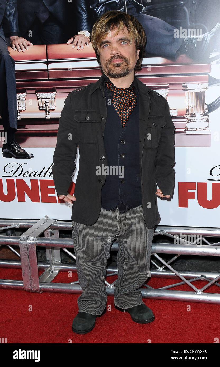 Peter Dinklage bei der Weltpremiere von „Death at a Funeral“ im Arclight Cinerama Dome, Hollywood, Kalifornien. Stockfoto