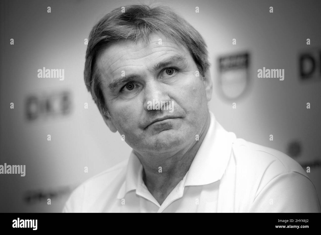 ARCHIVFOTO: Anni Friesinger-Postmas Ex-Trainer starb nach langer Krankheit. Markus EICHER, GER, Leiter Nationaltrainer, Portrait, Saison 2011/12,1112, 11/12. DESG, Deutscher Eisschnelllauf Verband, Pressekonferenz, 3.. November 2011. Â Stockfoto