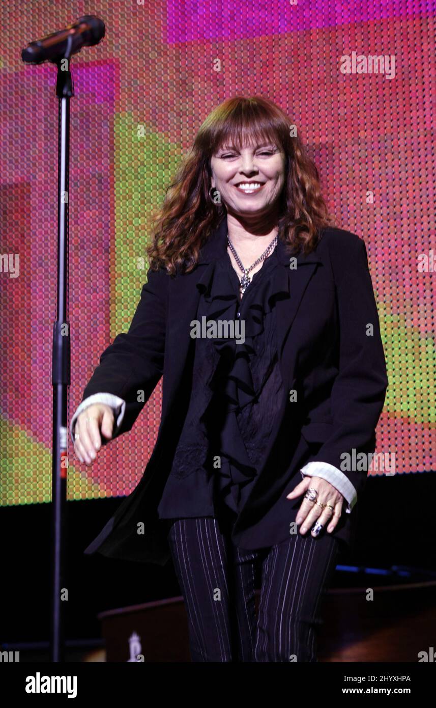 Pat Benatar tritt während der Pat Benatar und REO Speedwagon „Love on the Run“ Tour im Bethel Woods Center for the Arts, New York, auf. Stockfoto