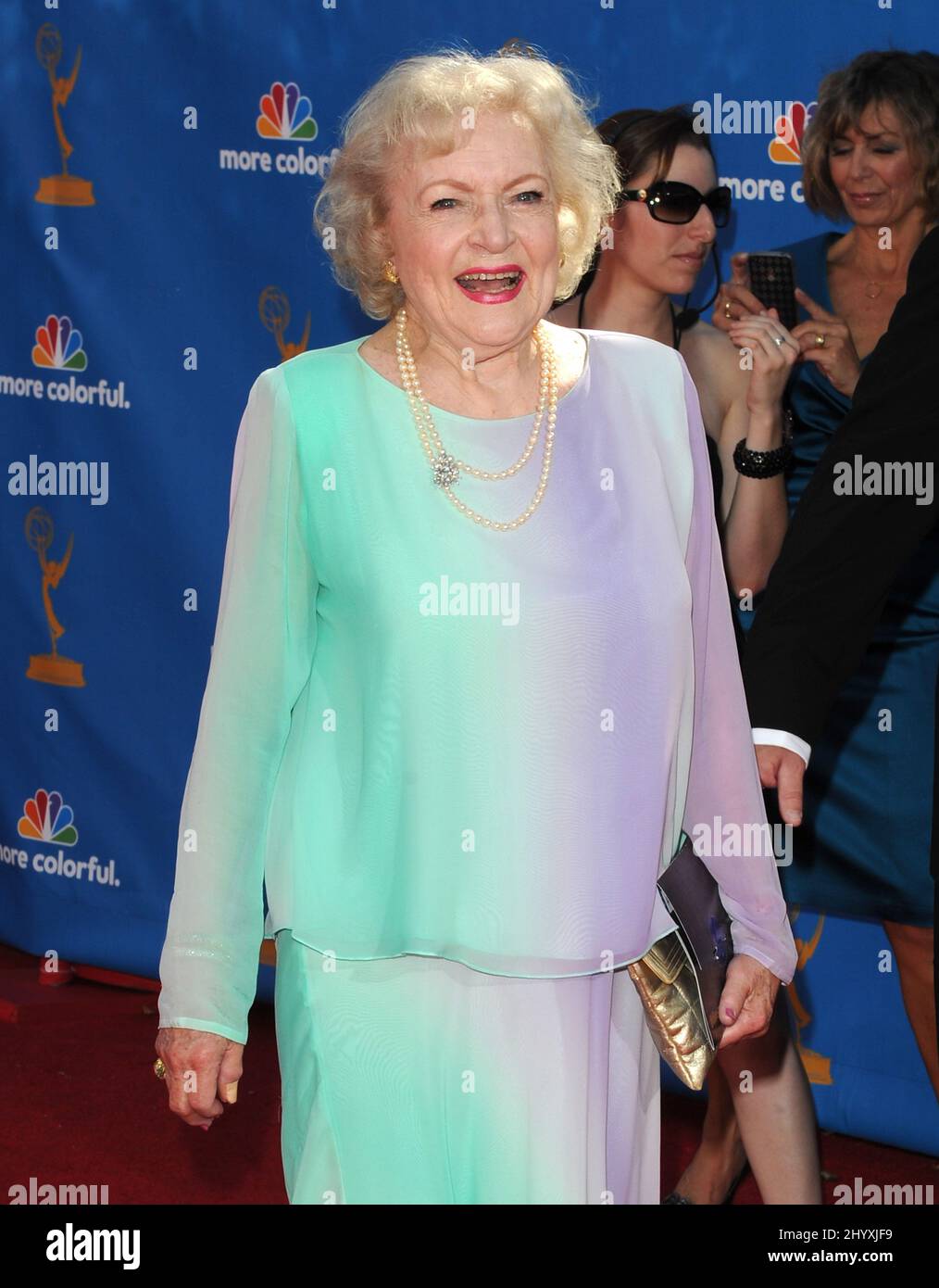 Betty White bei den jährlichen Primetime Emmy Awards 62. im Nokia Theater, Los Angeles, CA Stockfoto