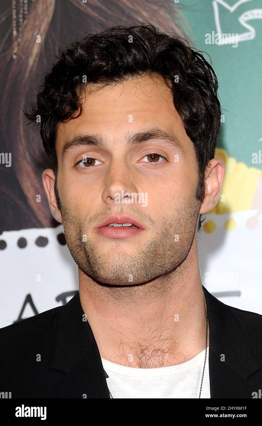 Penn Badgley bei der Premiere von „Easy A“ im Grauman's Chinese Theatre, Los Angeles. Stockfoto