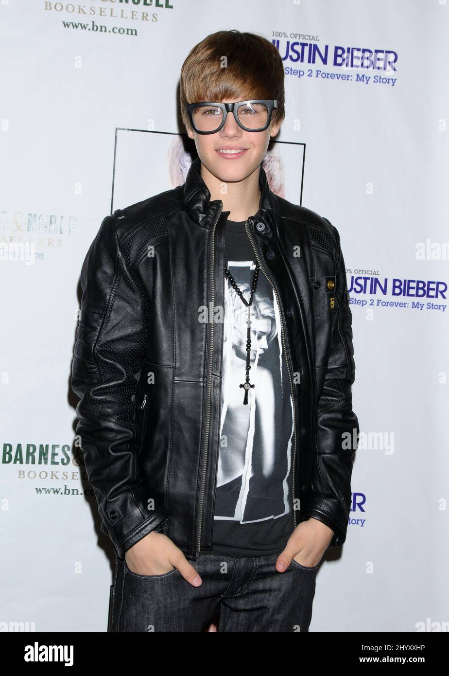 „Justin Bieber First Step 2 Forever: My Story“, Buchunterschrift bei Barnes and Noble at the Grove, Los Angeles. Stockfoto