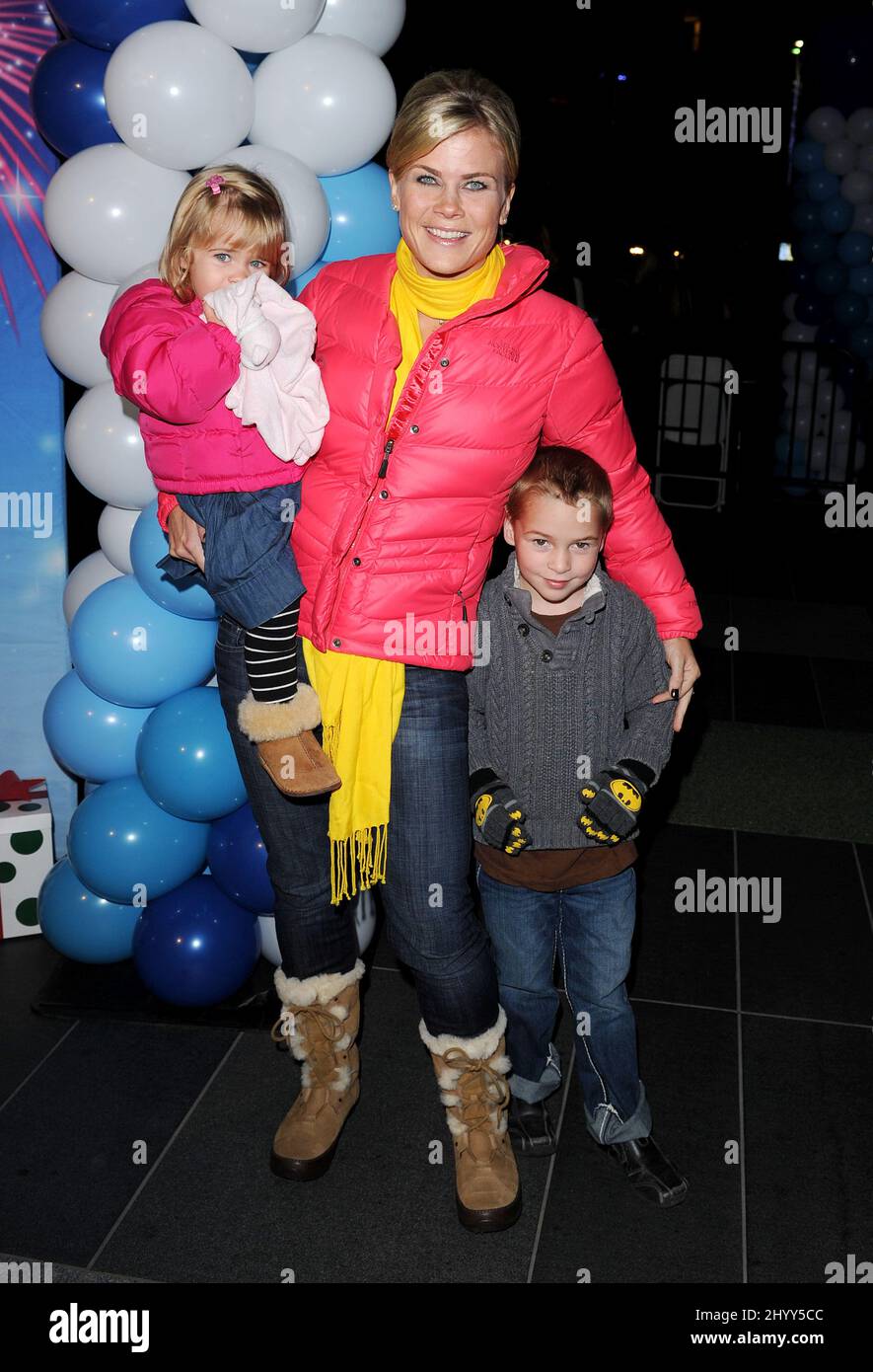 Alison Sweeney und ihre Familie, die Disney on Ice besuchen