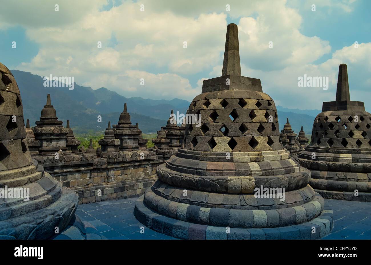 Interessante Ansicht vom Tempel Borobudur in Indonesien in den Ferien im august Stockfoto