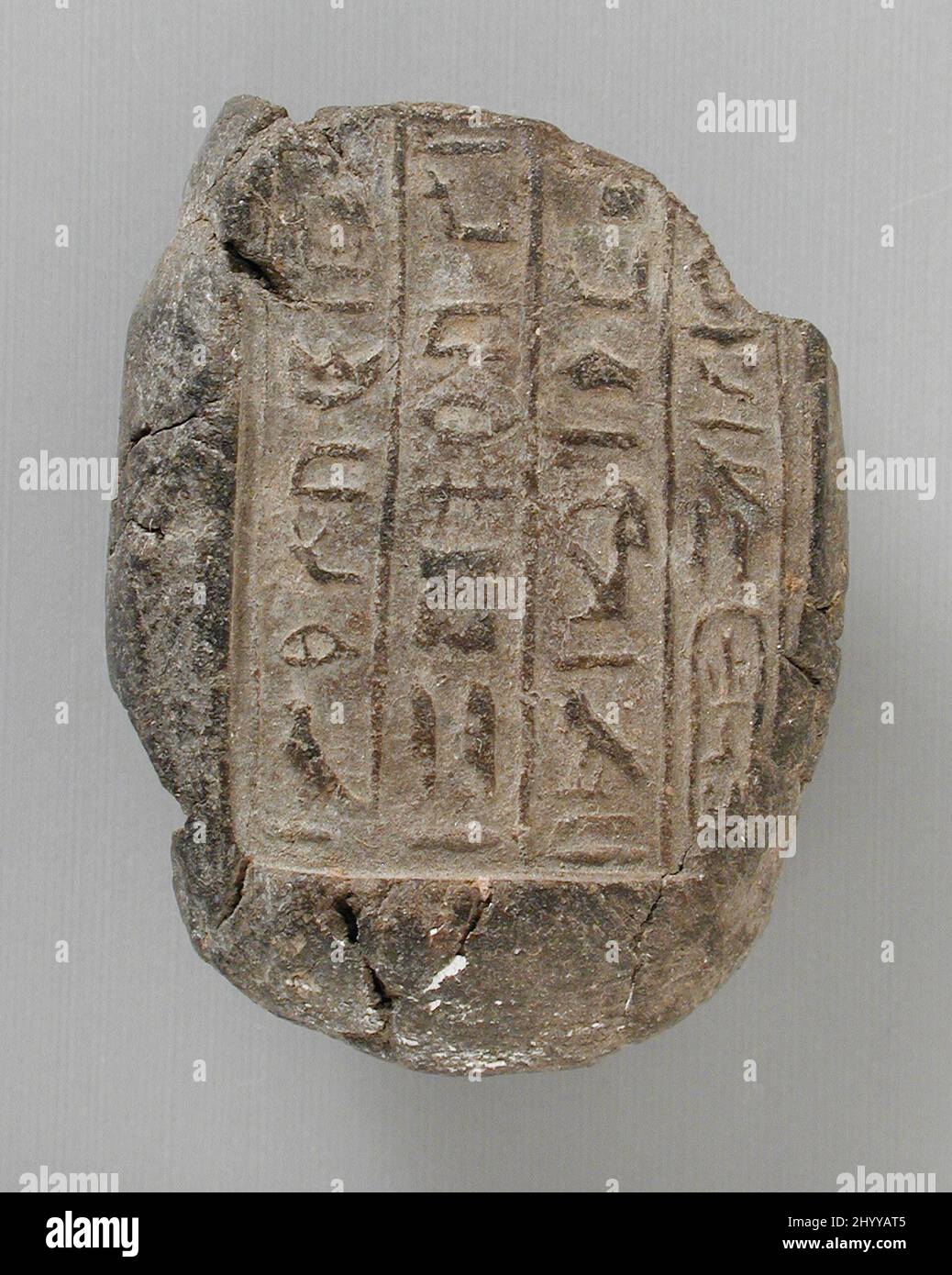 Versiegeln Sie den Eindruck mit einem apototraischen Zauber nach Thoth. Ägypten, Späte Periode (?) (735 - 333 BCE). Werkzeuge und Geräte; Dichtungen. Halbgebackene Tonerde von grau-schwarzer verbrannter Farbe Stockfoto